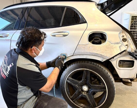 find-clear-quotes-with-auto-body-repair-adelaide-big-0