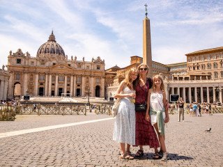 Find exclusively tailored tour of the Vatican City with well-renowned landmarks