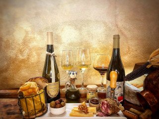 Can I book a private food and wine tasting in Rome?